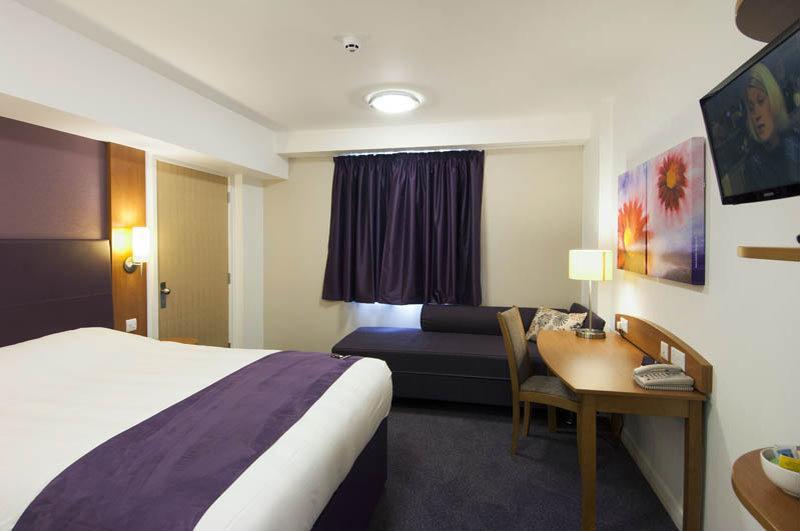 Premier Inn צ'למספורד מראה חיצוני תמונה