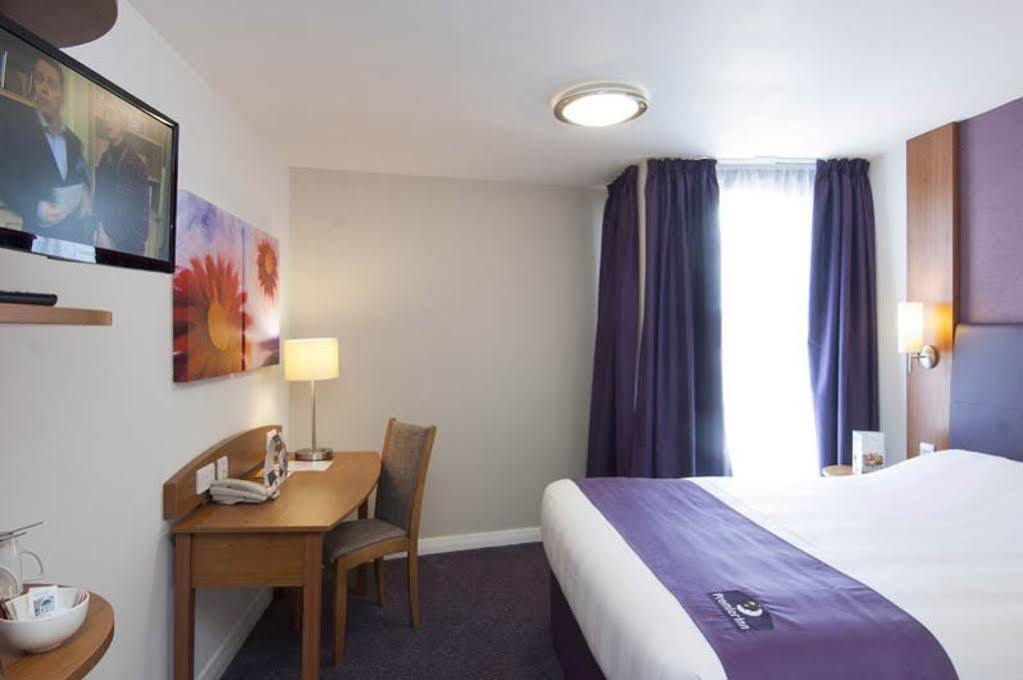 Premier Inn צ'למספורד מראה חיצוני תמונה