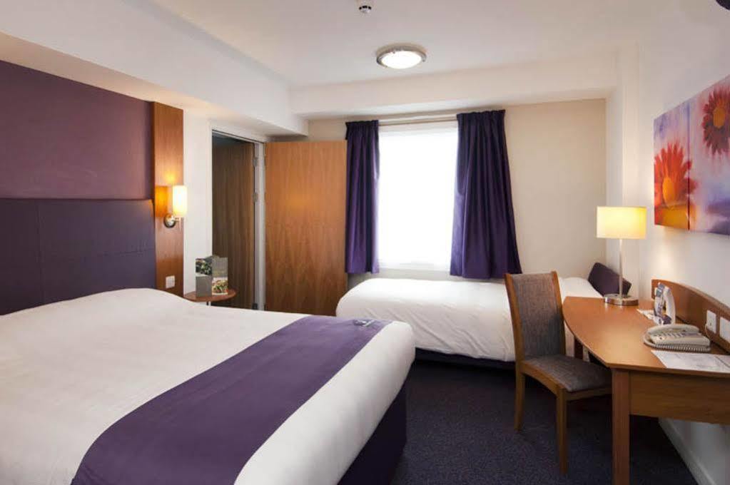 Premier Inn צ'למספורד מראה חיצוני תמונה